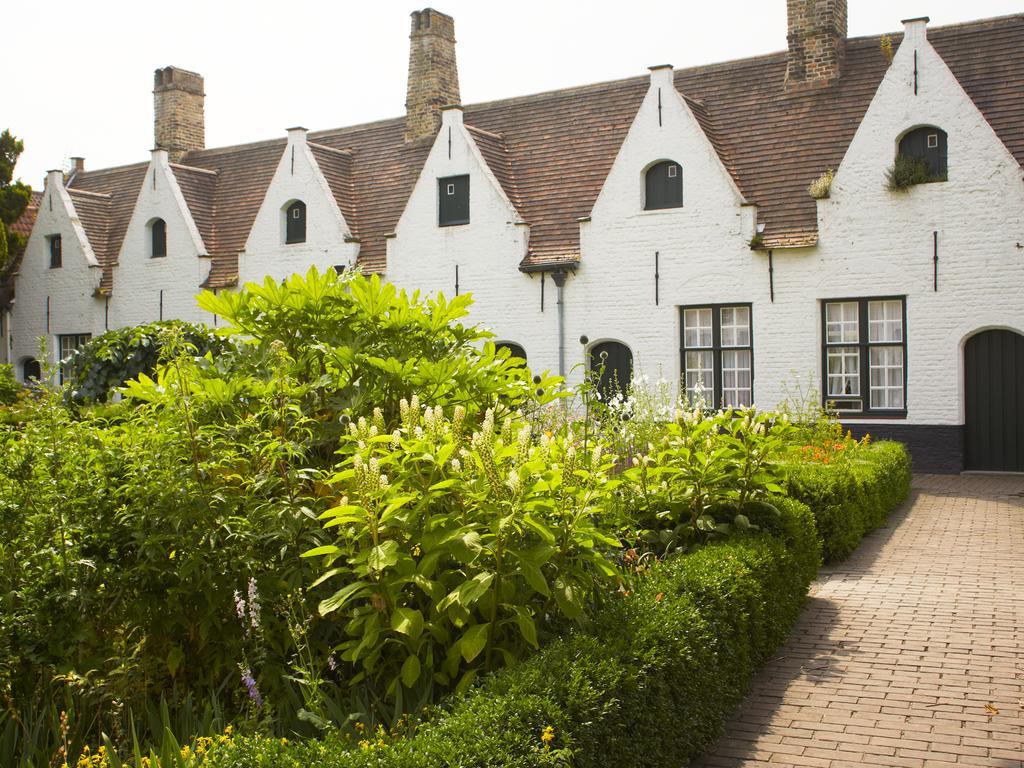 B&B Alphabet - Luxury Guesthouse&Art Gallery Bruges Extérieur photo